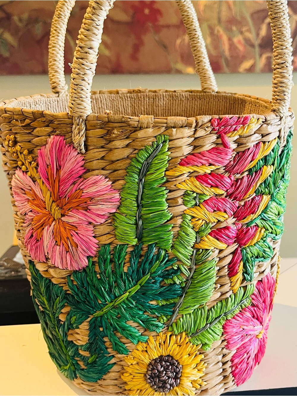 Handwoven Multicolor Floral Straw Tote Handheld Bag. 🌺🌿 🌼 - Picture 3 of 4